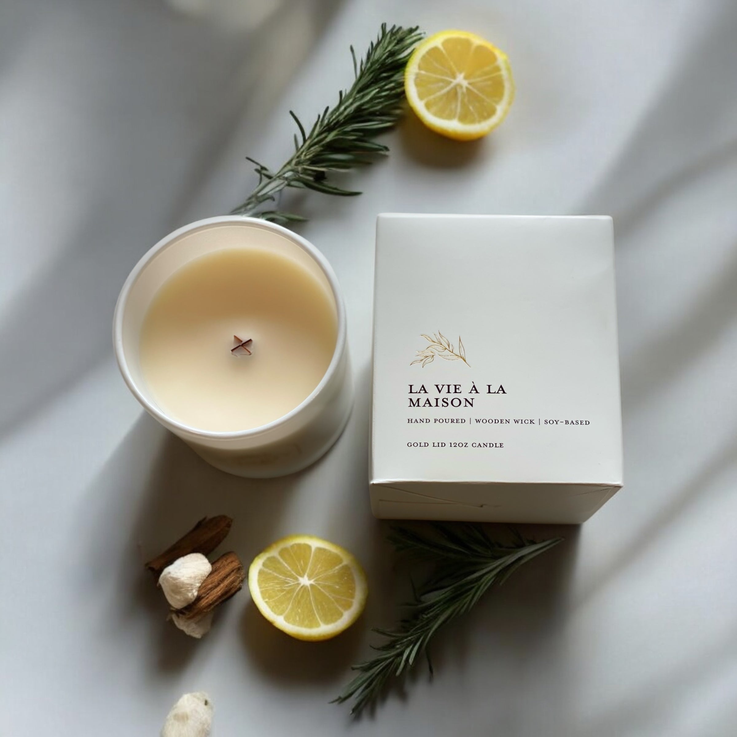 La Vie a la Maison- Gold Lid Candle with Boutique Box