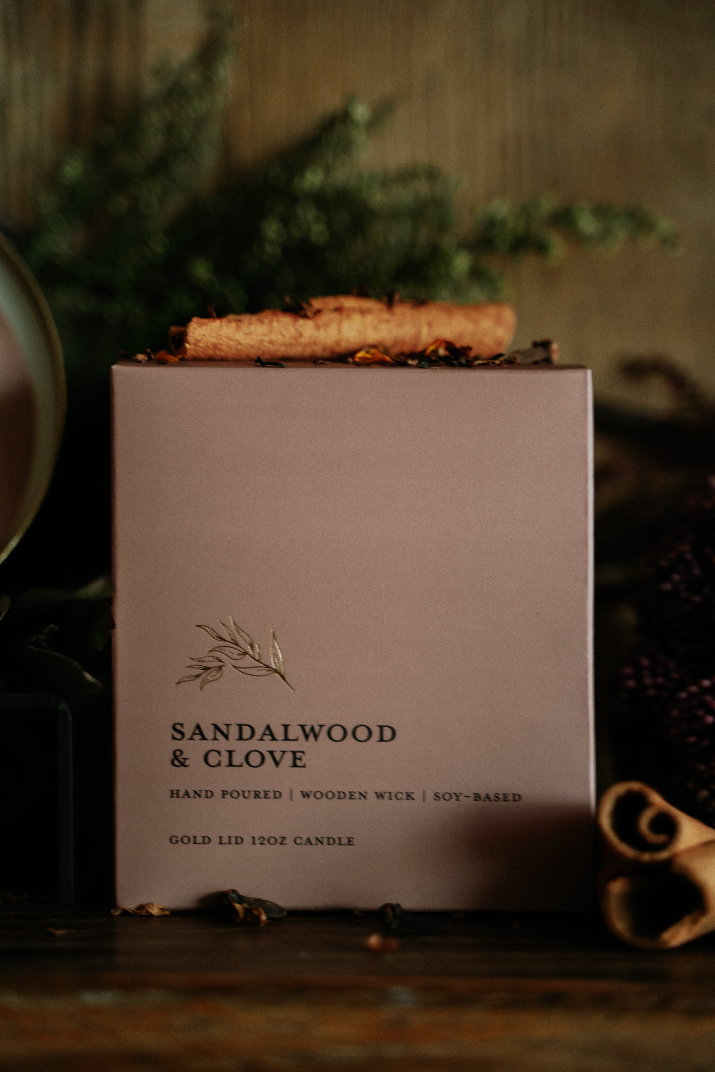 Sandalwood & Cloves l Gold Lid Boxed Candle