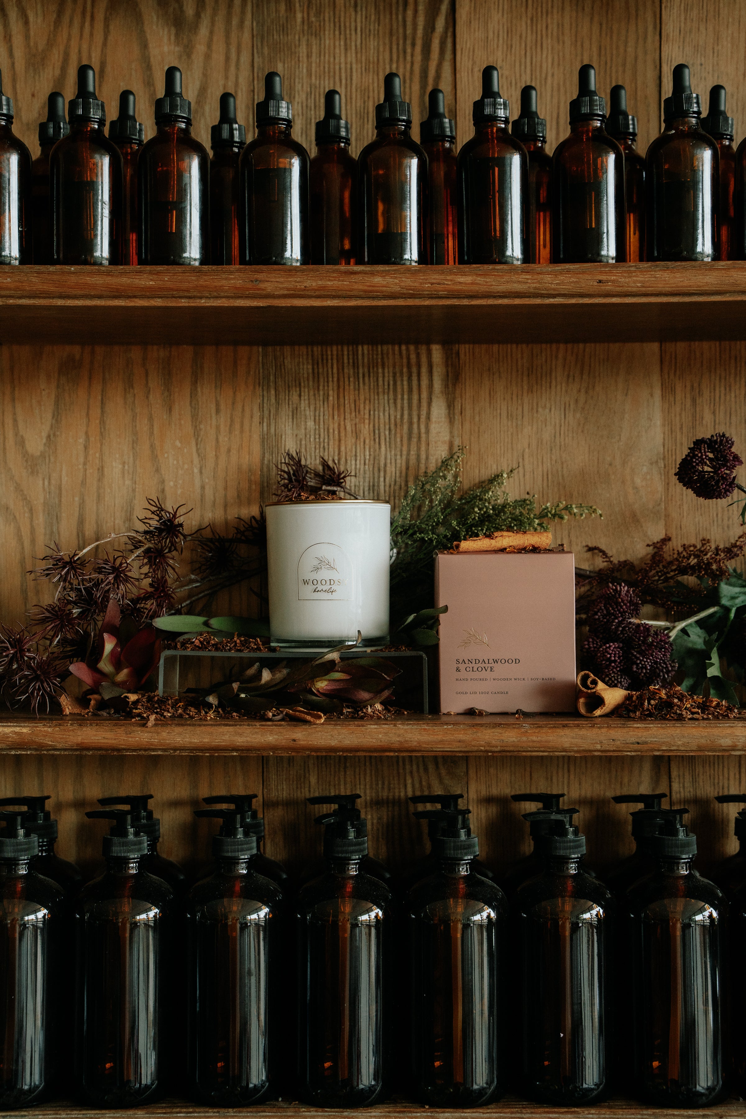 Sandalwood & Cloves l Gold Lid Boxed Candle