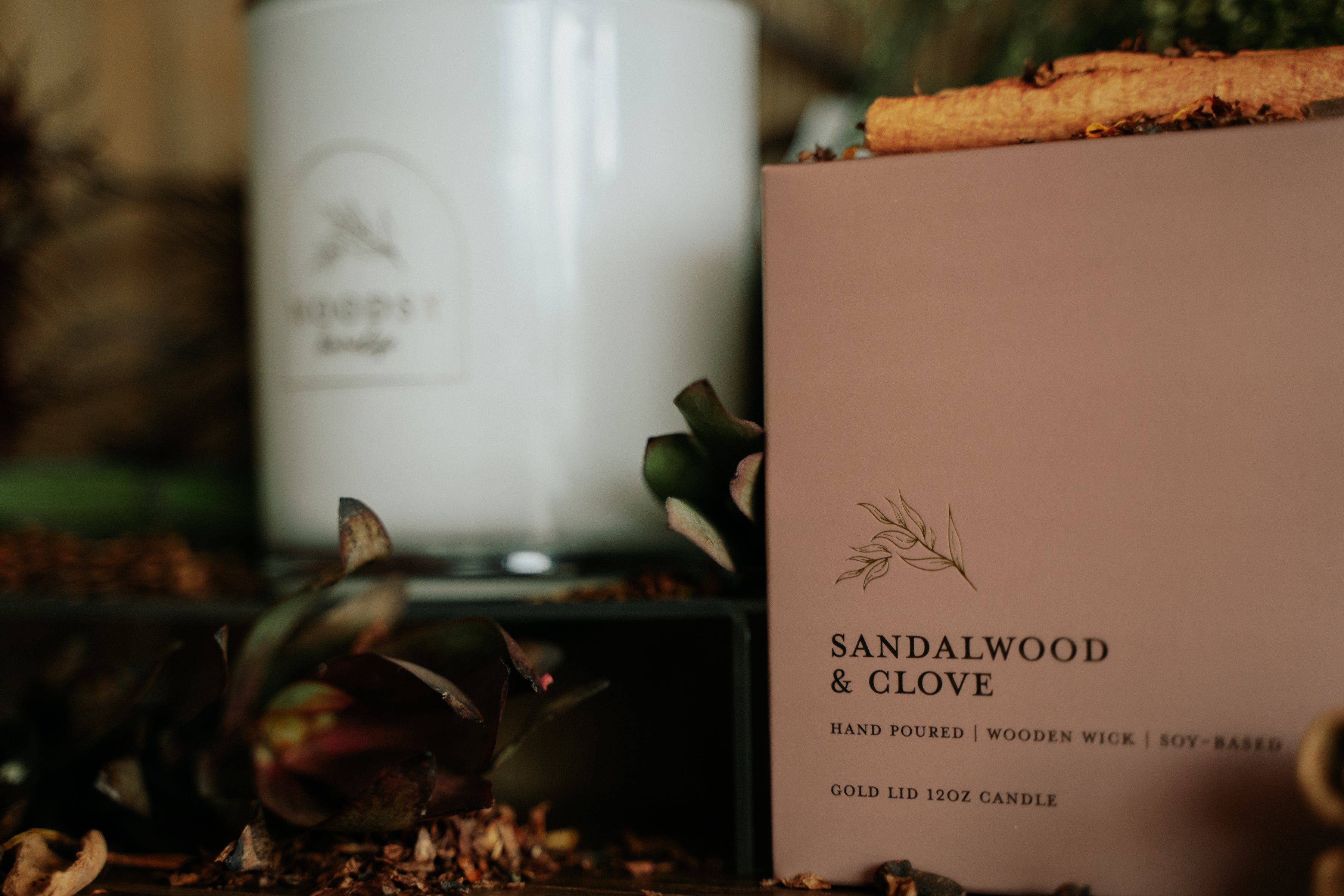 Sandalwood & Cloves l Gold Lid Boxed Candle