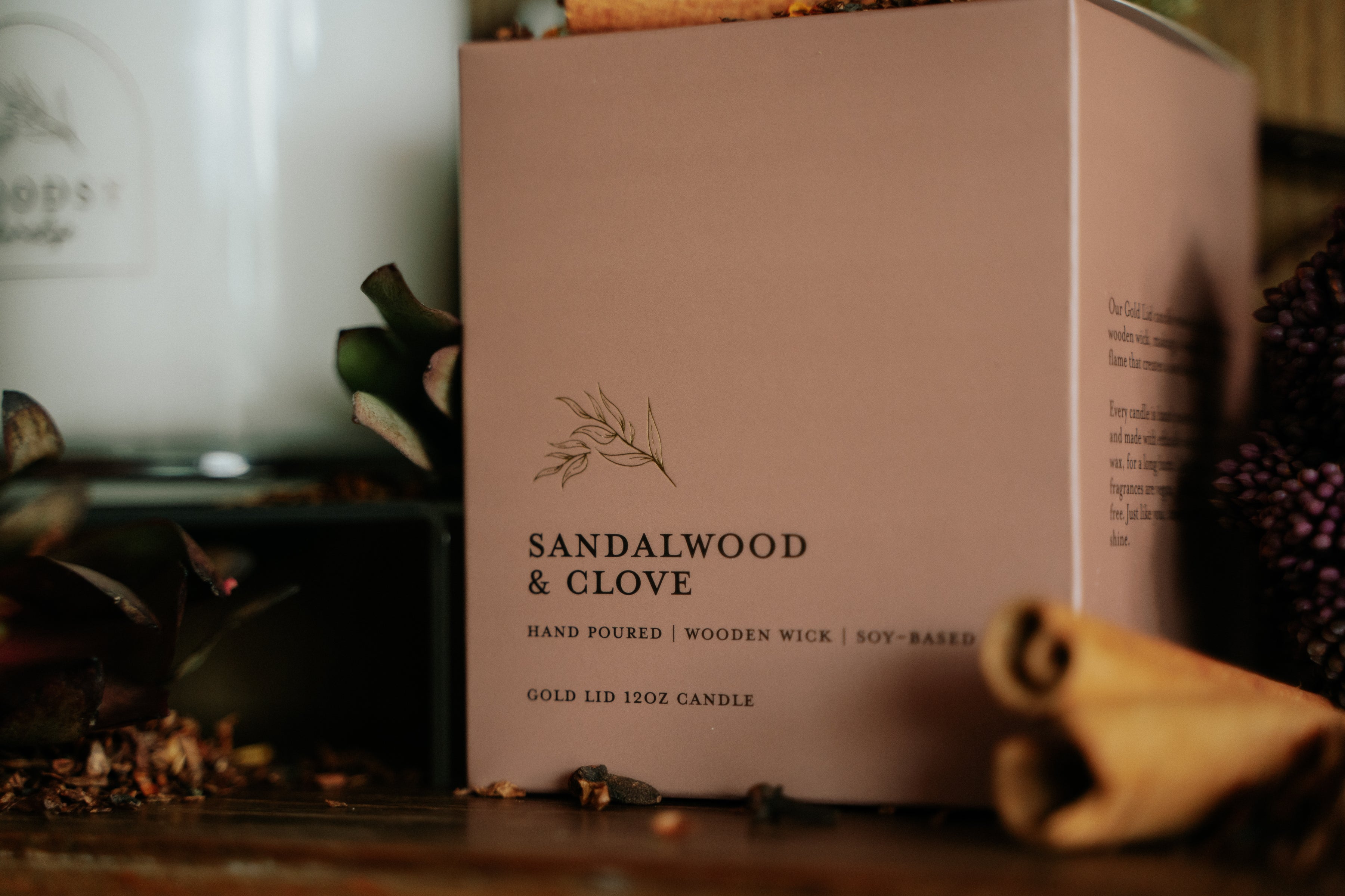 Sandalwood & Cloves l Gold Lid Boxed Candle