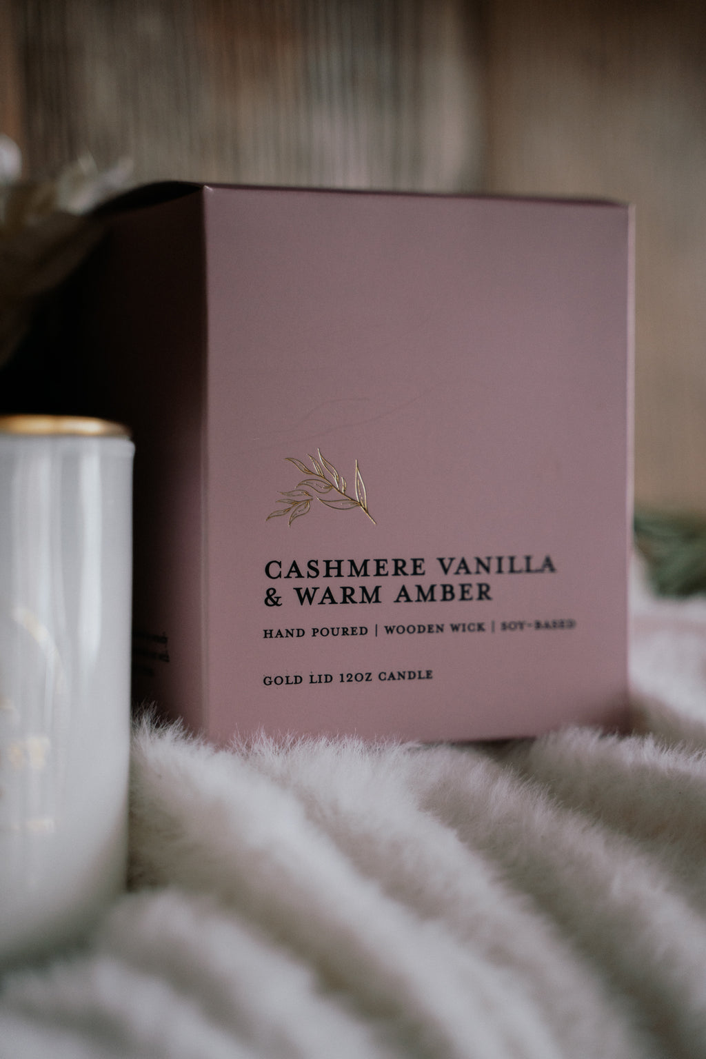 Cashmere Vanilla & Warm Amber | Gold Lid & Boutique Box 12oz Candle