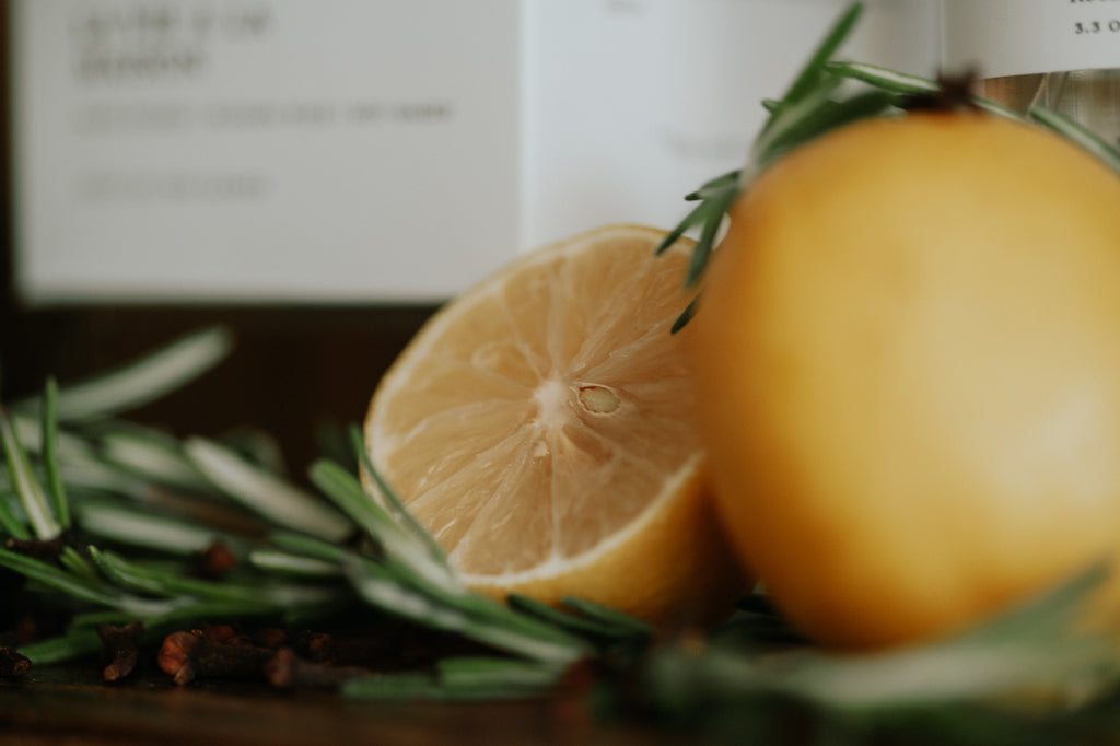 La Vie a la Maison- Gold Lid Candle with Boutique Box