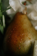 Orchard Pear & Honey/ Gold Lid Jar-12oz/ Wooden wick/ Pure Soy Candle