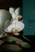 Orchid & Midnight Amber | Gold Lid & Boutique Box 12oz Candle