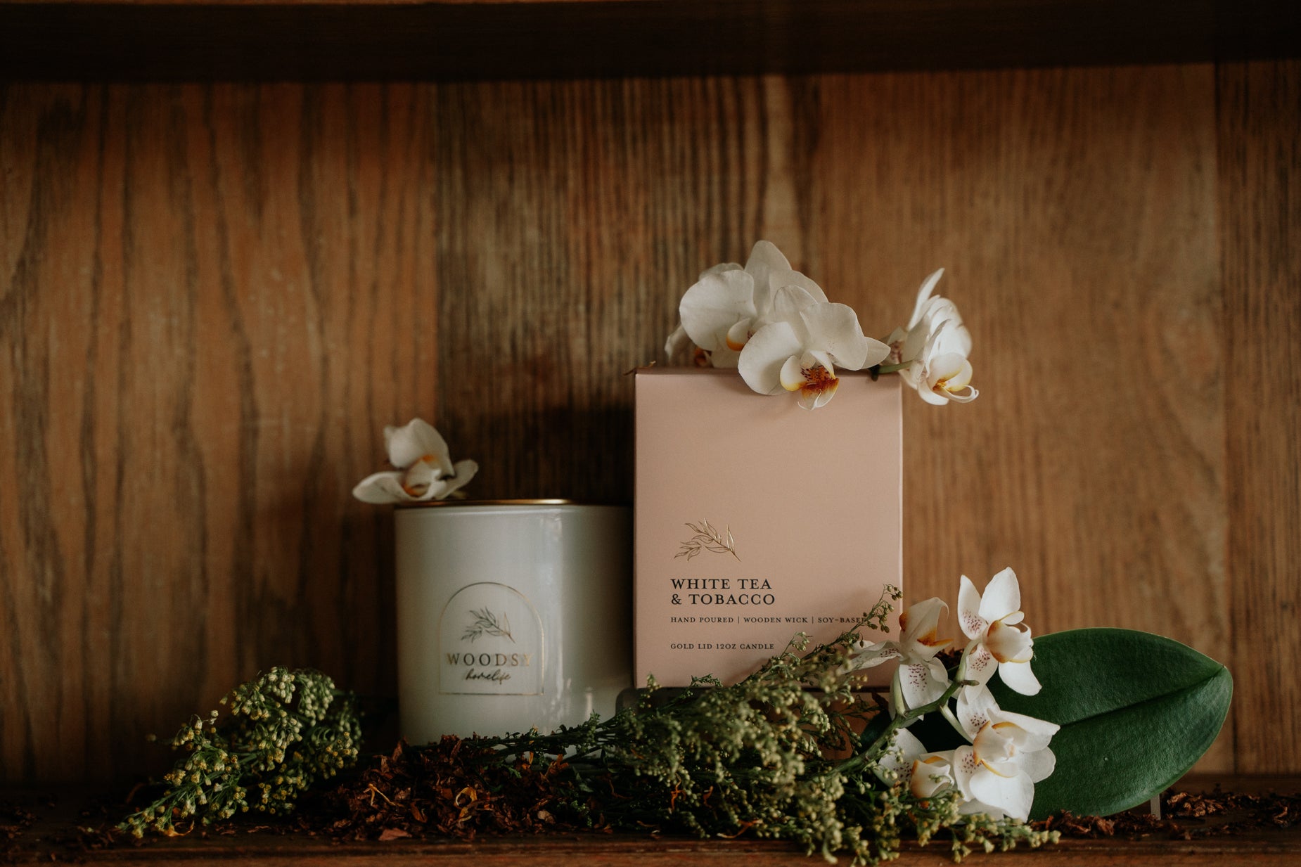 White Tea & Tobacco l Gold Lid Candle & Boutique Box