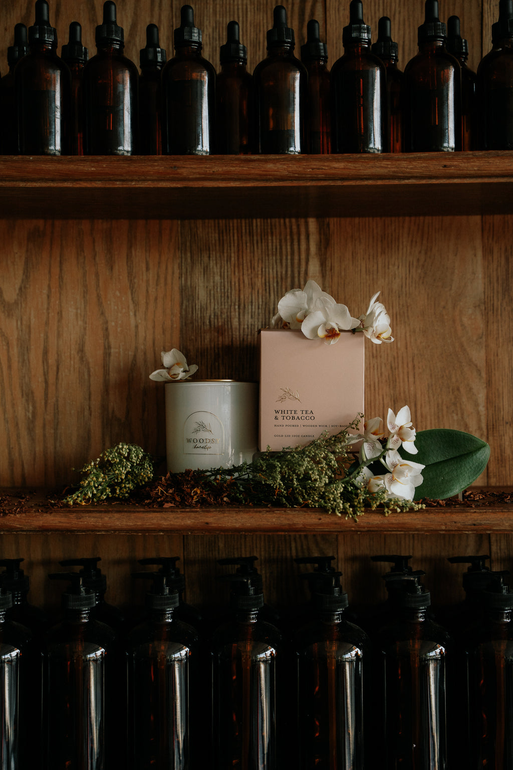 White Tea & Tobacco | Gold Lid & Boutique Box 12oz Candle